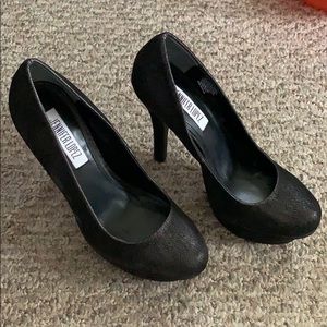 Jennifer Lopez Lana black heels